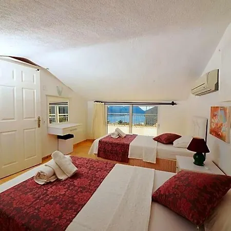 Sleeps 12 Pool Wifi *